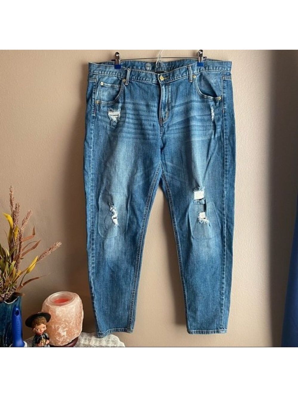 Mossimo Jeans Women’s Size 16 Medium Wash Skinny Boyfriend Distressed Jeans